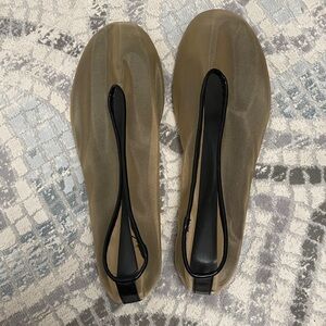 Mesh Flats with Black Trim